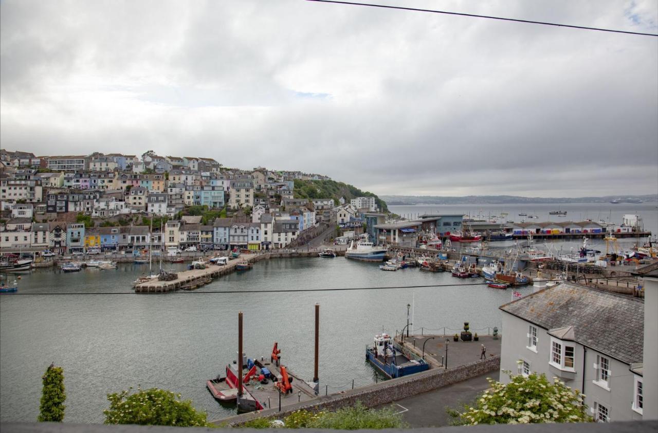 Vigilance, Maritime Suites, Brixham Exterior photo